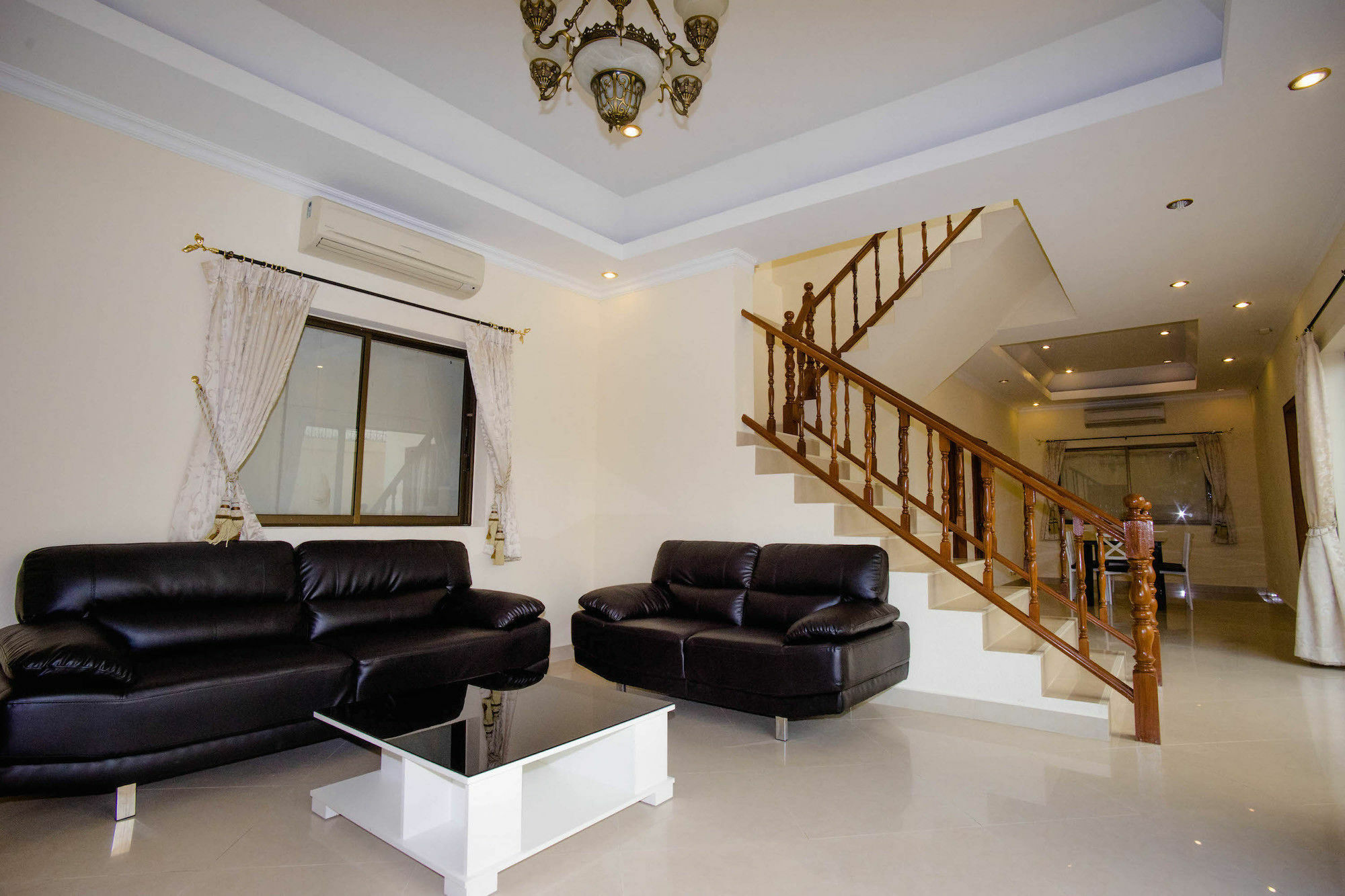 Pattaya Holiday Villas Банг Ламунг Екстериор снимка