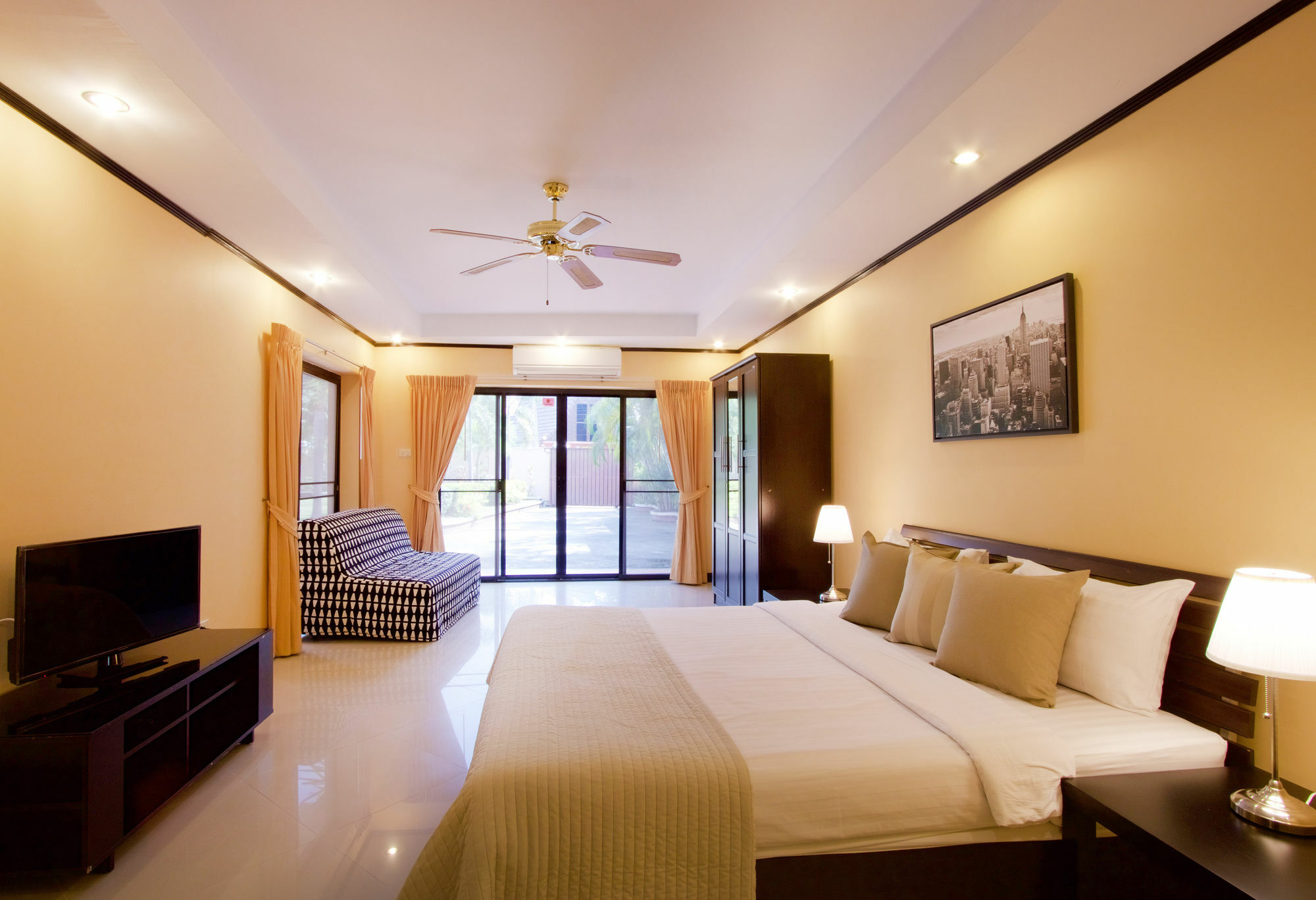 Pattaya Holiday Villas Банг Ламунг Екстериор снимка
