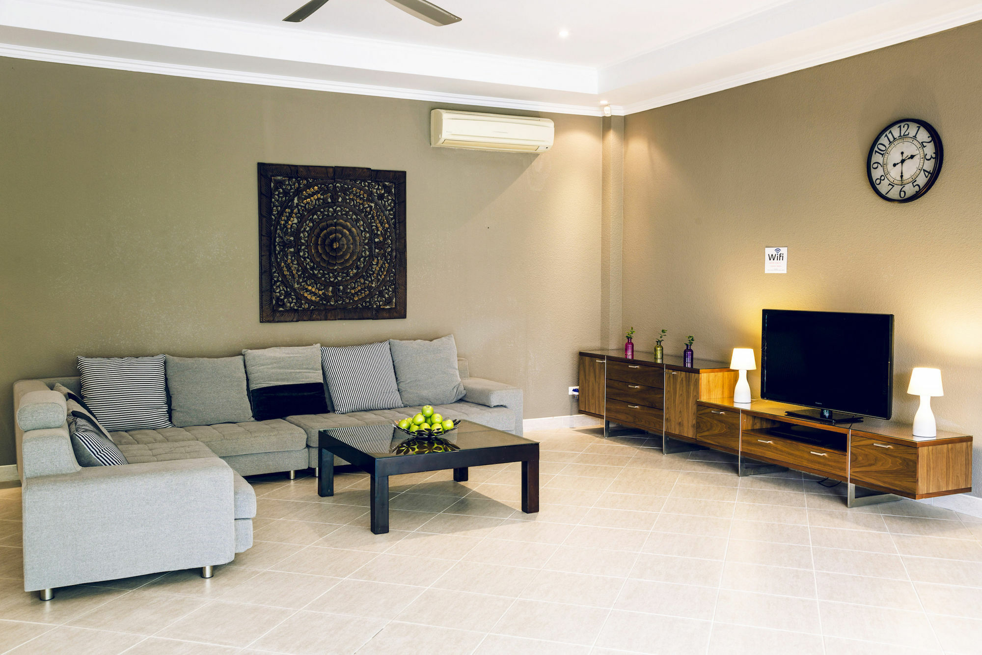 Pattaya Holiday Villas Банг Ламунг Екстериор снимка